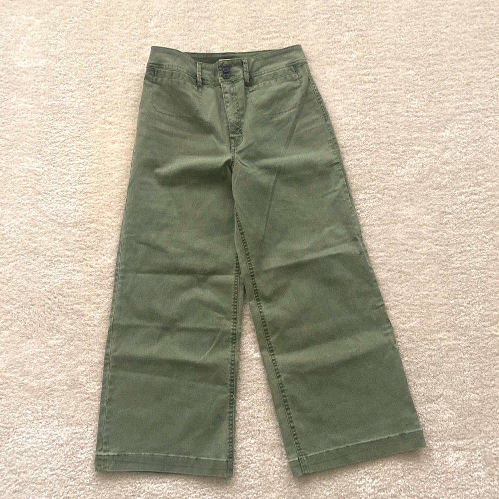 High waisted cropped wide leg. Olivia green.  Never worn!